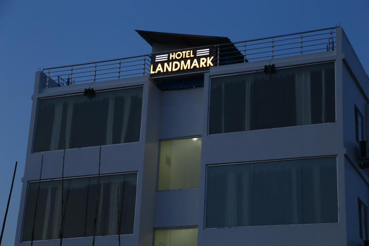 Hotel Landmark ポートブレア エクステリア 写真
